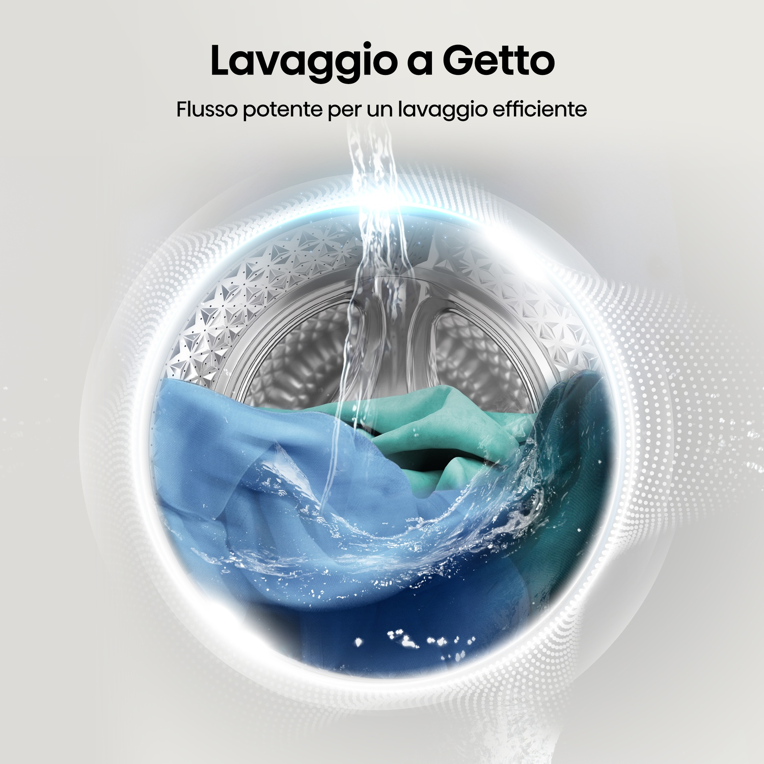 Getti d'acqua lavano i vestiti in una lavatrice.