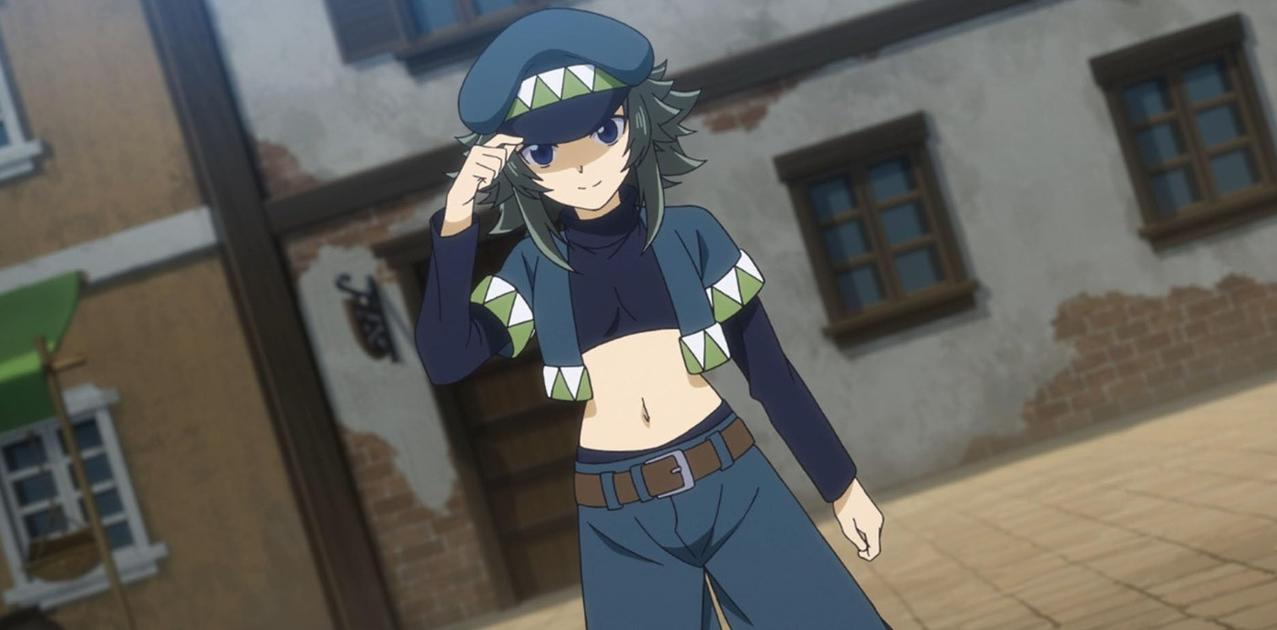Anime-Figur mit Mütze und freiem Bauch steht vor Gebäuden.
