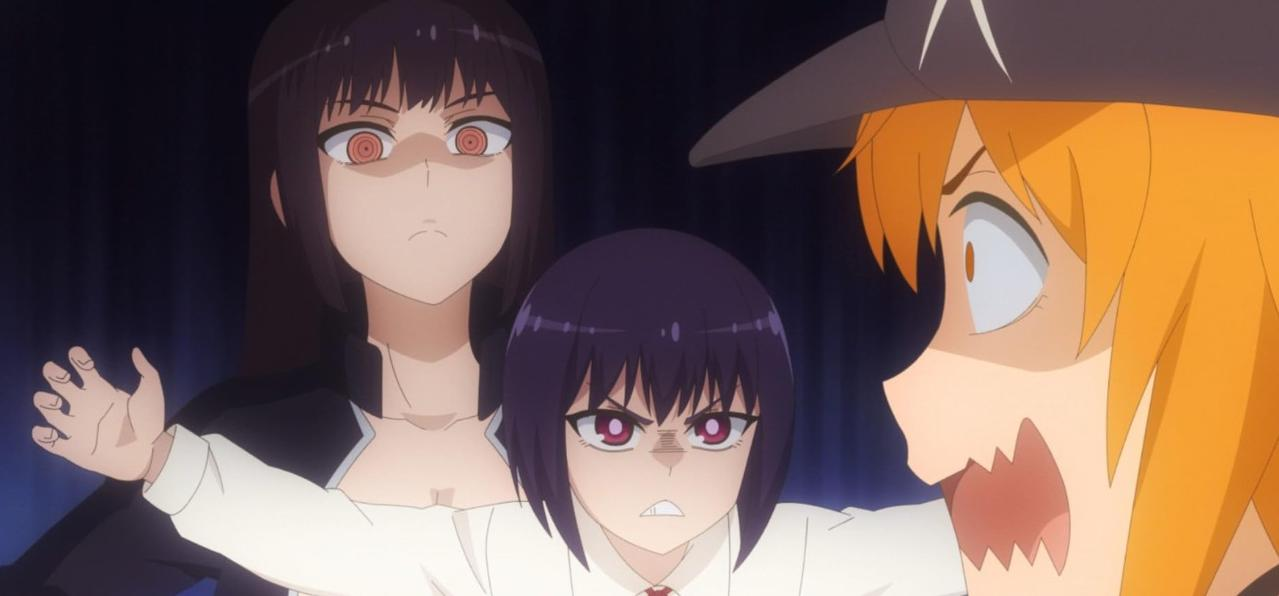 Drei anime Charaktere mit dramatischen Ausdrücken, eine trägt einen Hut.
