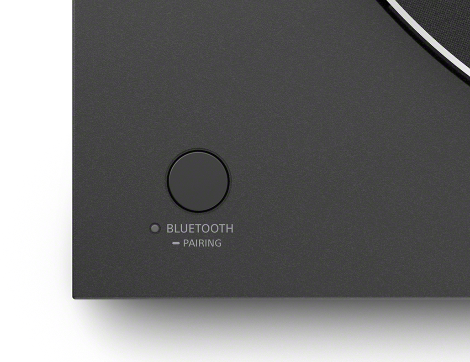 Egy szürke gomb, felirata: BLUETOOTH - PAIRING.