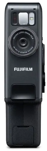 Eine schwarze Fujifilm Instax Kamera mit einem Objektiv und Blitz.