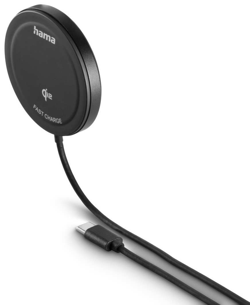 Fekete Hama Qi vezeték nélküli töltőpad USB-C kábellel, fehér háttéren.