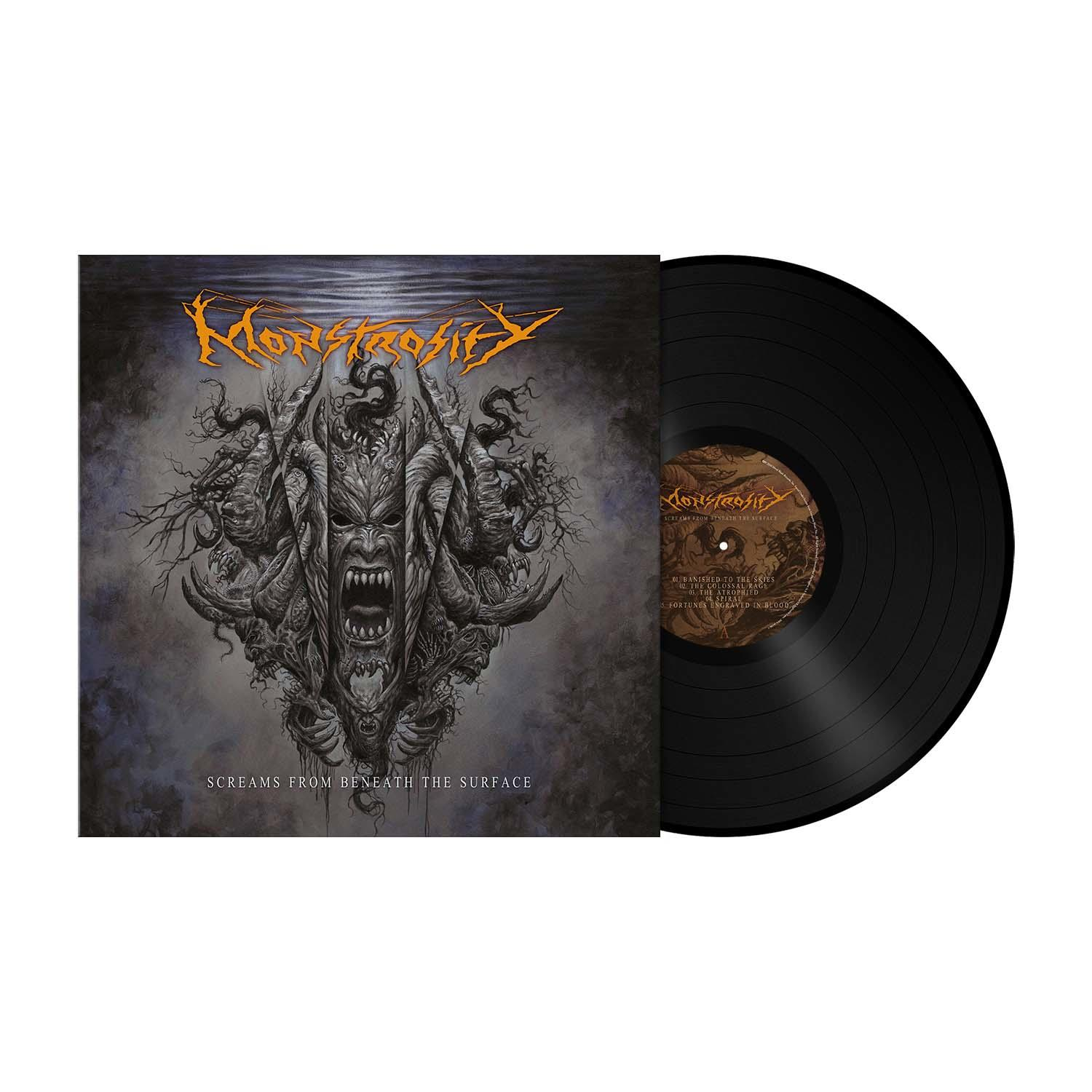 Schwarze Schallplatte mit Albumcover: gruselige Fratze, Bandname, Albumtitel.