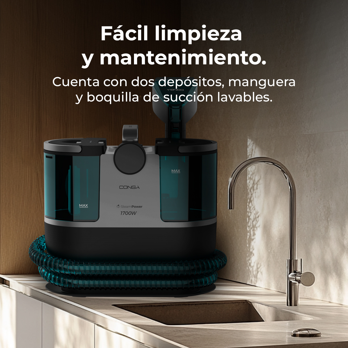 Un limpiador a vapor con dos depósitos, manguera y boquilla lavables en encimera.