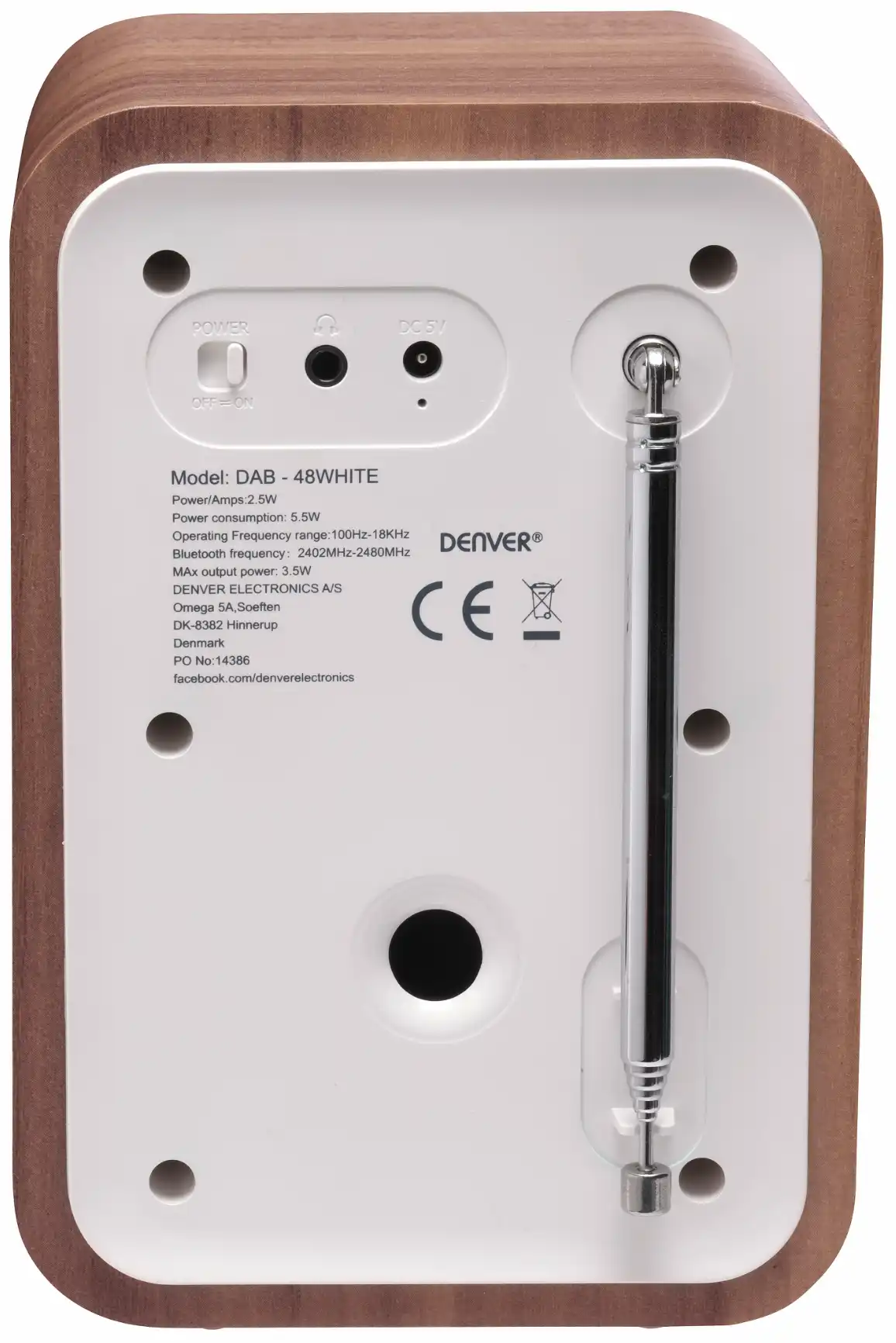 Arrière d'une radio Denver DAB blanche avec bordure en bois. Comprend interrupteur, ports et antenne.