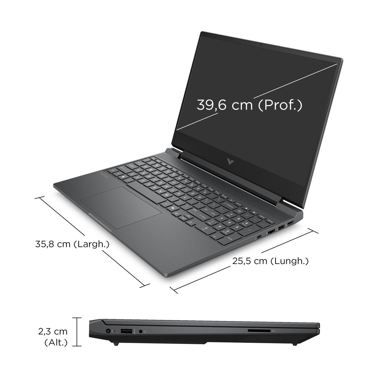 Un laptop chiuso con dimensioni: schermo 39,6 cm, larghezza 35,8 cm, profondità 25,5 cm, altezza 2,3 cm.