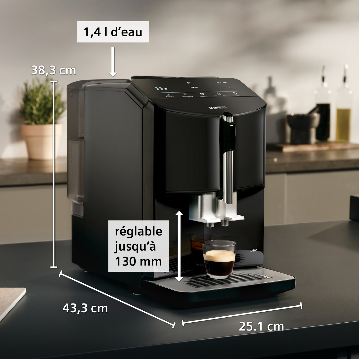 Cafetière Siemens EQ300 noire avec réservoir 1,4L, 38,3cm de haut.