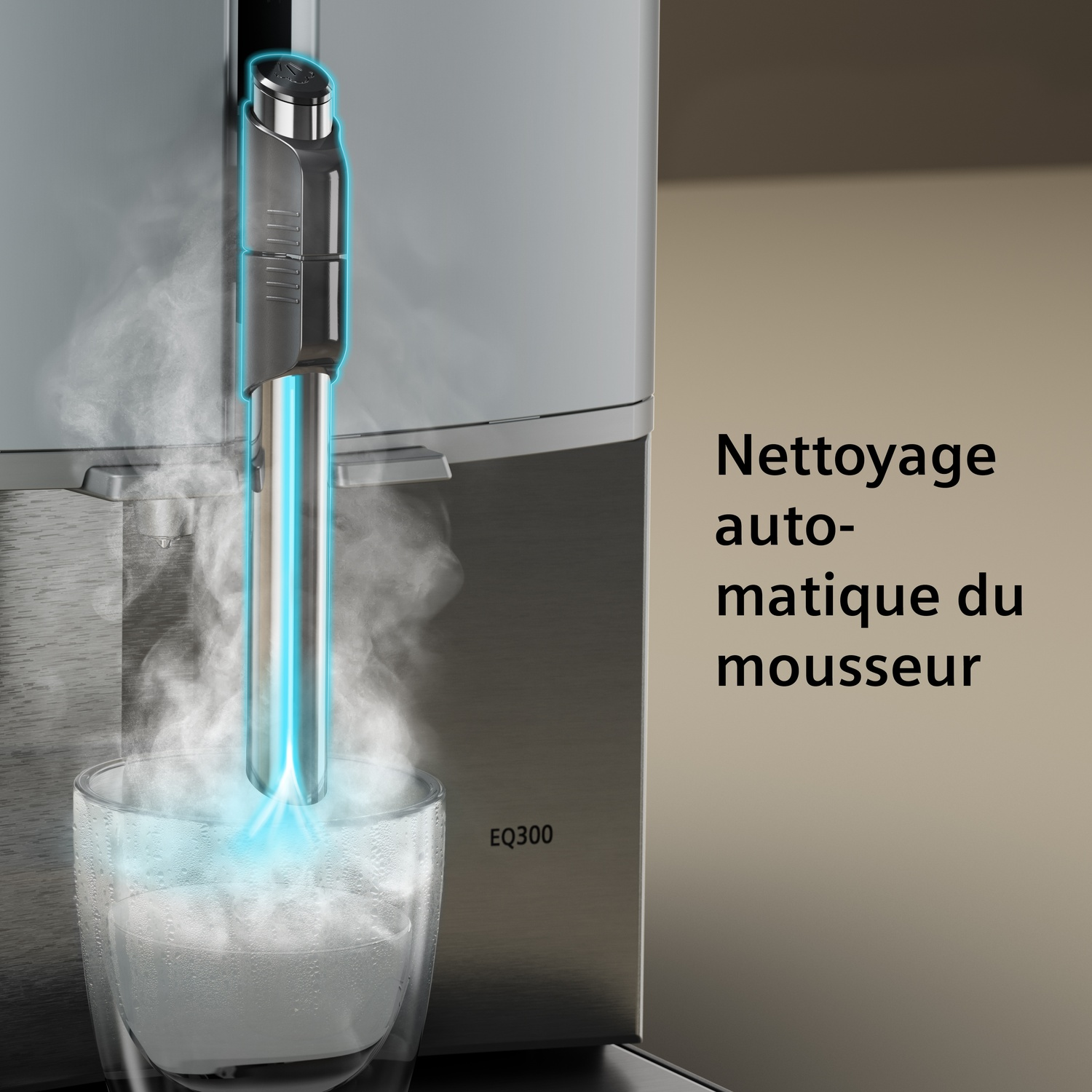 Jet de vapeur nettoie buse mousseur lait sur verre avec lait.