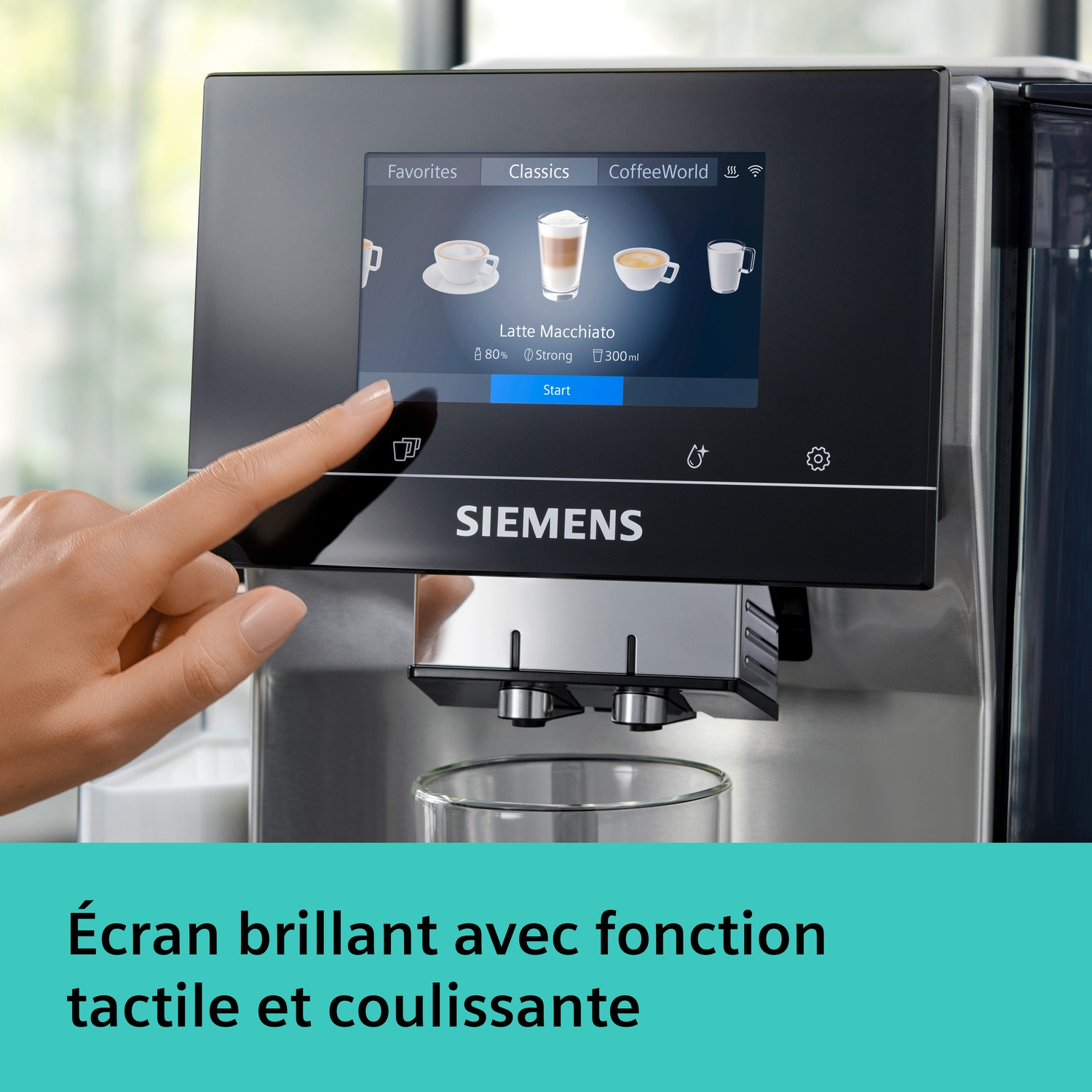 Een hand raakt het touchscreen van een Siemens koffiezetapparaat aan met koffiekeuze.