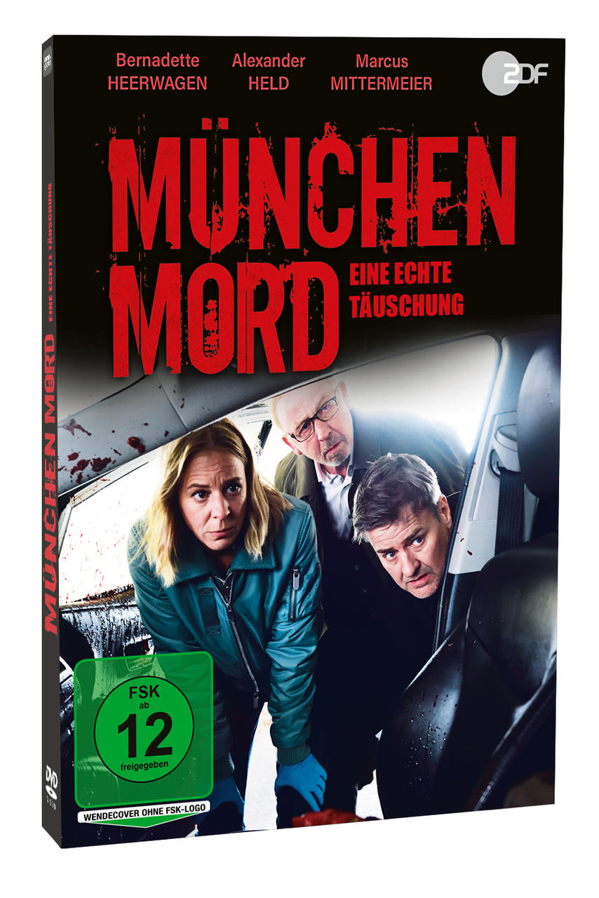 Drei Personen blicken besorgt in ein Auto. "München Mord" Logo oben.