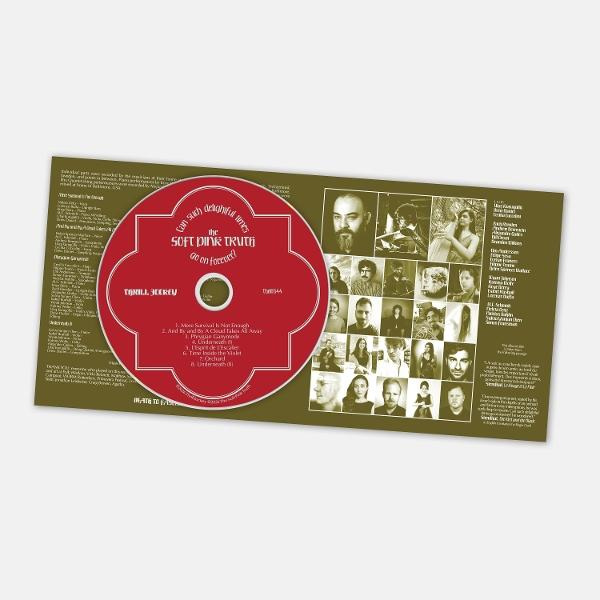 CD-Hülle mit roten und grünen Tönen; CD mit Songliste und Porträts von Menschen.