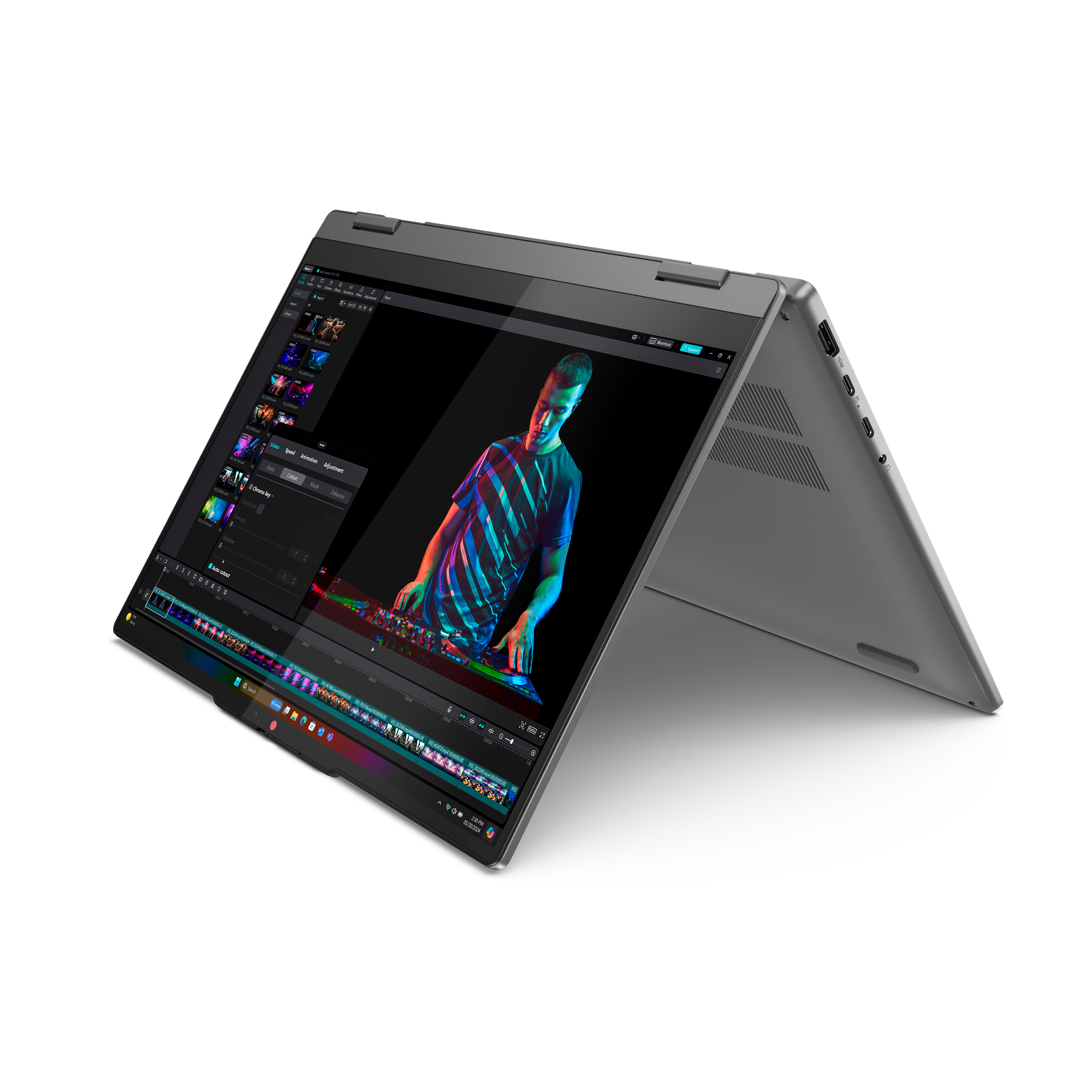 Ein Laptop mit geöffnetem Bildschirm, auf dem eine Videobearbeitungssoftware läuft.