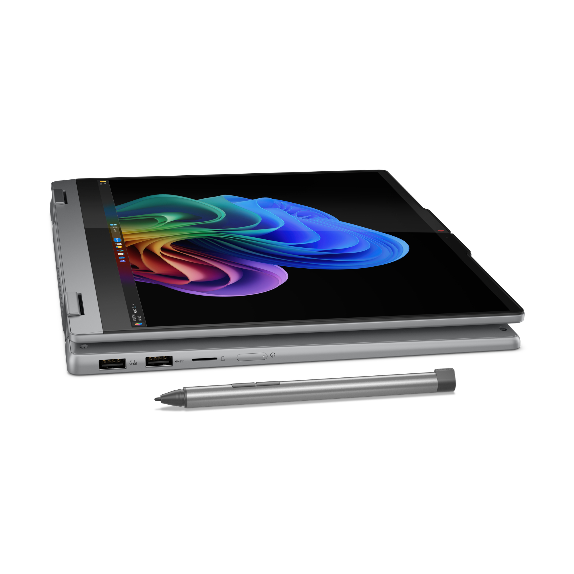 Ein silberner Laptop mit Stift daneben, der auf einem weißen Hintergrund steht.