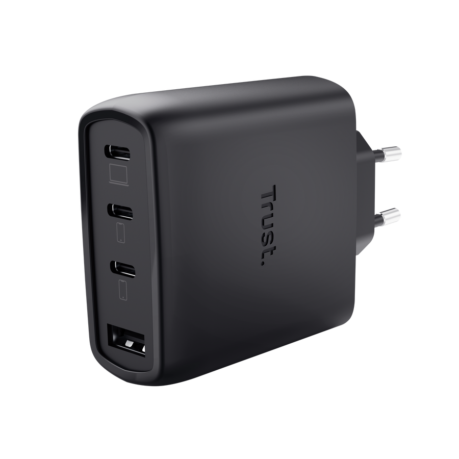 Fekete Trust töltő 3 USB-C és 1 USB-A porttal.