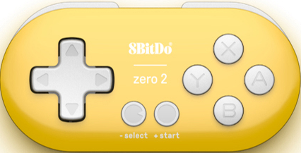 Ein gelber 8BitDo Zero 2 Controller mit Steuerkreuz und A, B, X, Y Knöpfen.
