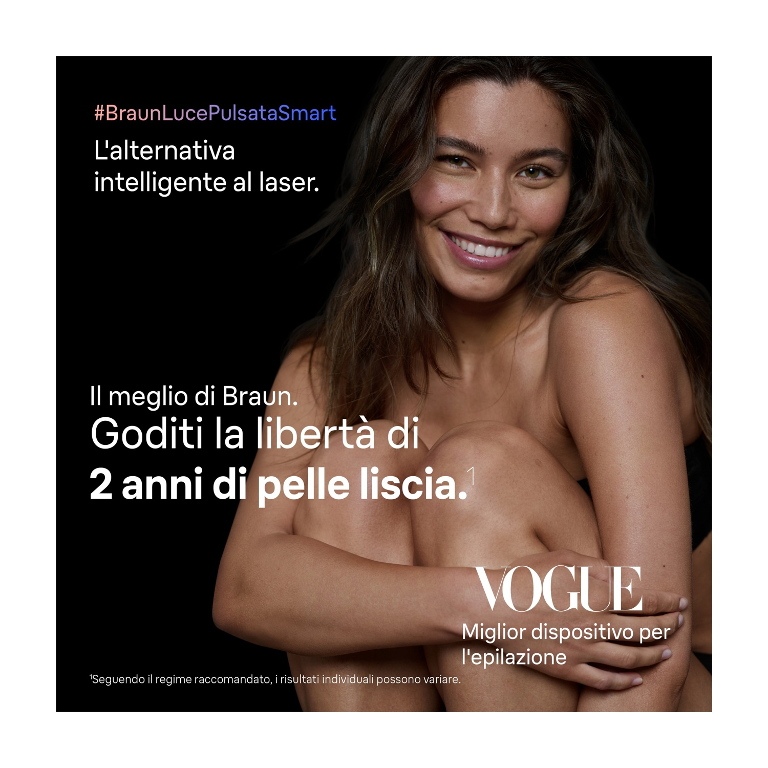 Una donna sorridente è in primo piano con testo sulla depilazione Braun.