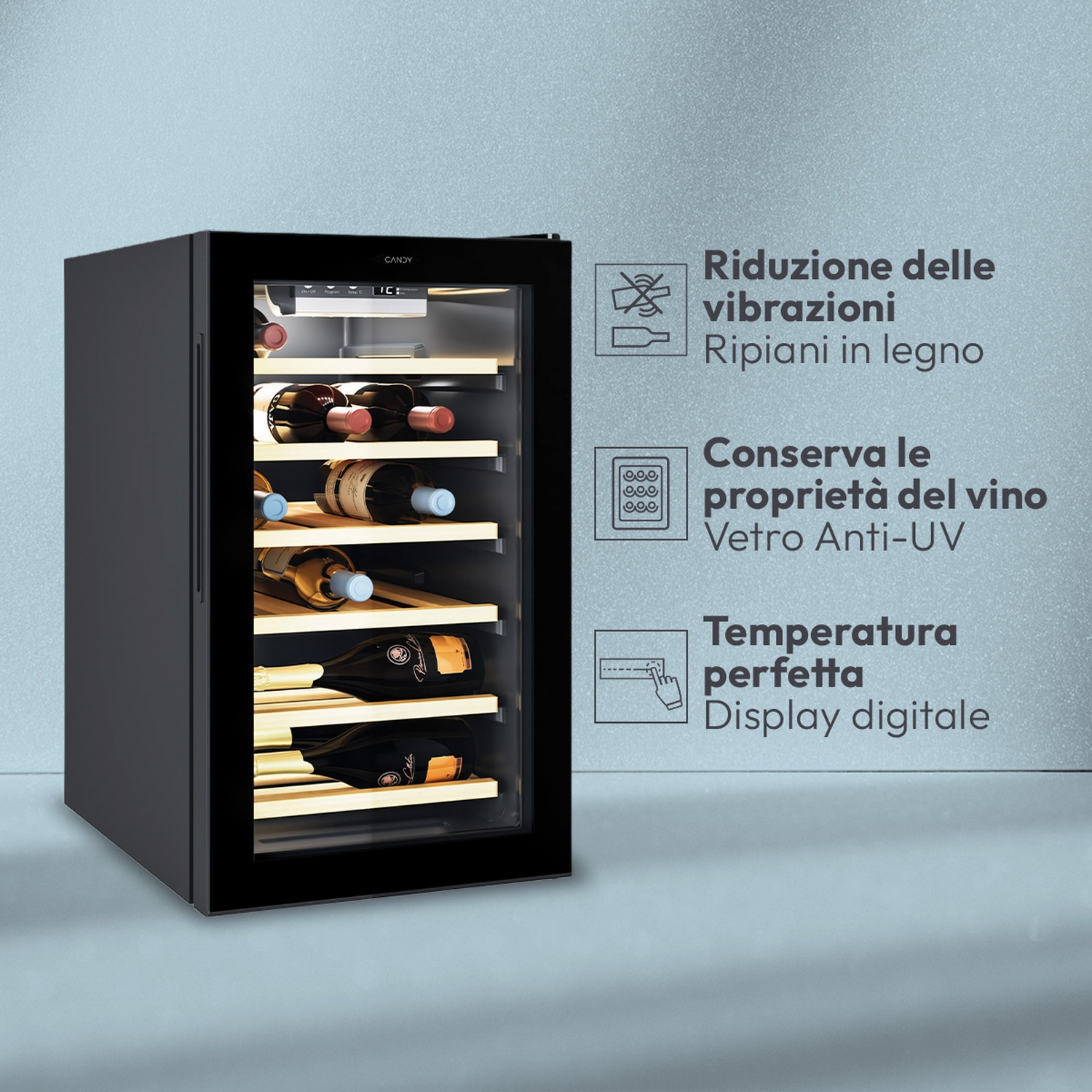 Cantinetta vino nera con ripiani in legno, piena di bottiglie. Testo su vibrazioni, ripiani in legno, protezione UV.