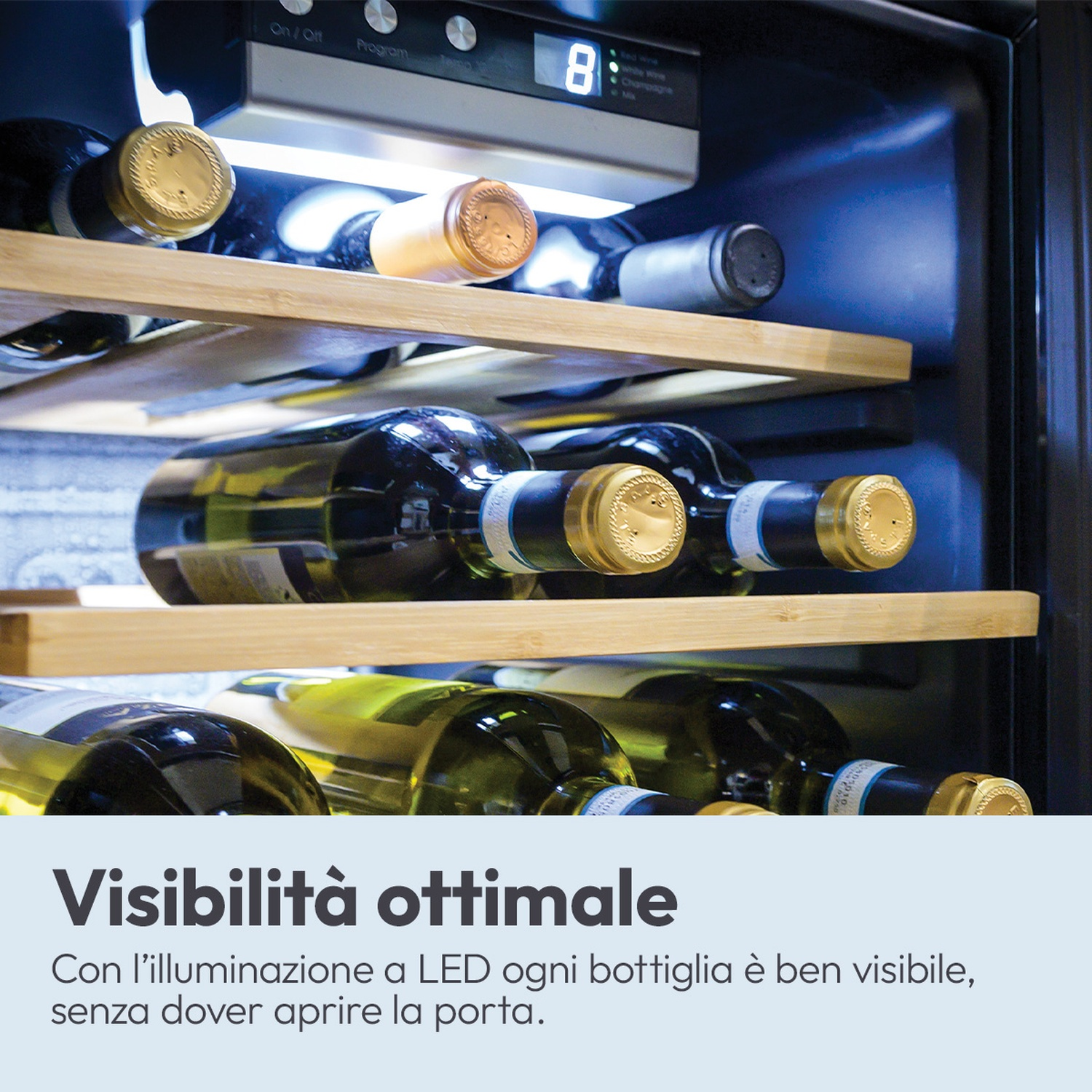 Cantinetta con illuminazione LED e ripiani in legno contenenti bottiglie.