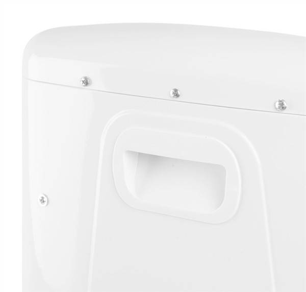 Primer plano de una caja blanca con asa y remaches.