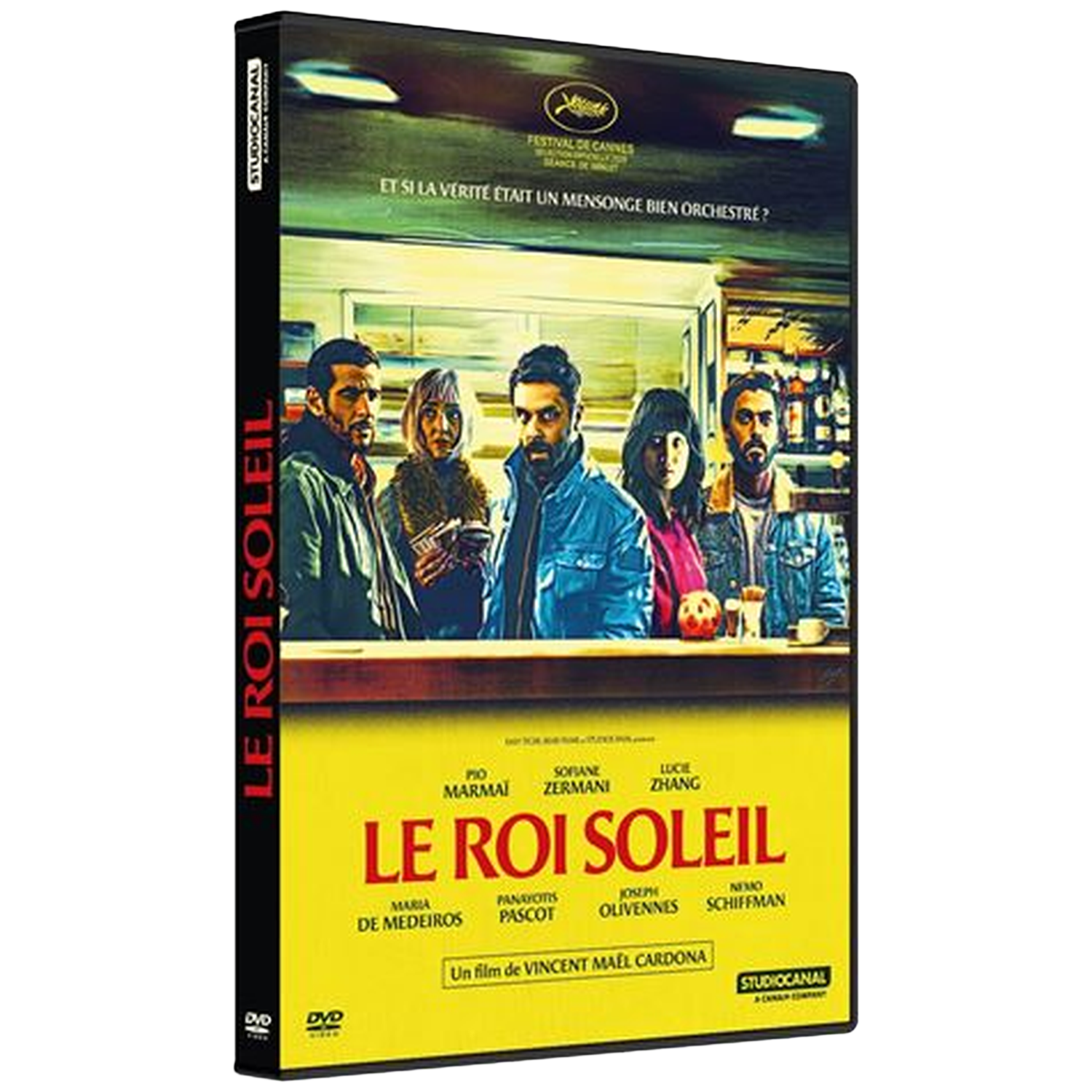 Boîtier DVD avec affiche de film: Cinq personnes devant un fond jaune.