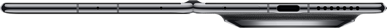 Ezüst okostelefon USB-C porttal és hangszóróráccsal.