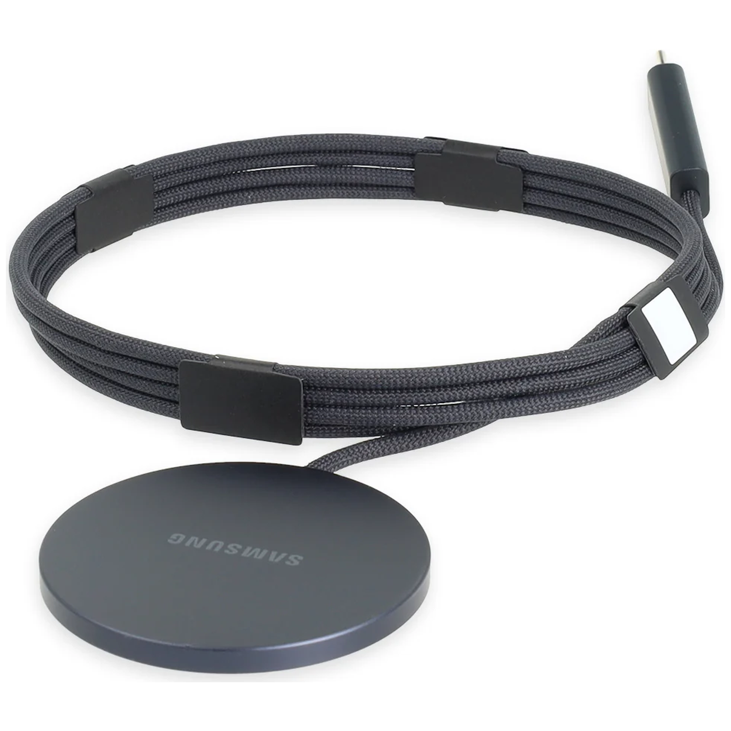 Een grijze Samsung oplader met een ronde voet en gevlochten kabel.