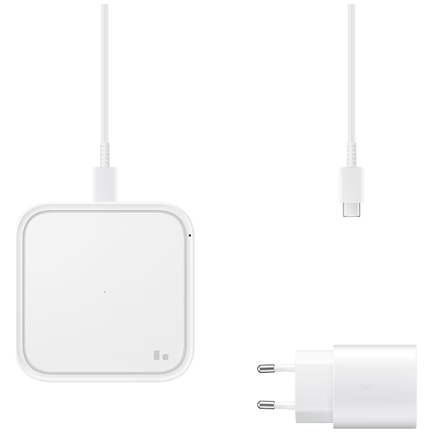 Een witte oplaadkabel met USB-C-connector, een witte oplader en een wit oplaadstation.