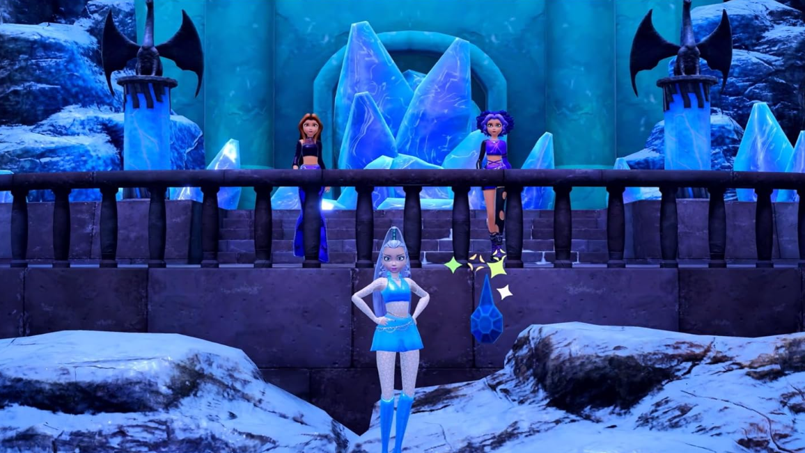 Drei Feen in blauen Outfits stehen vor einer Eiswand und einer Balustrade.