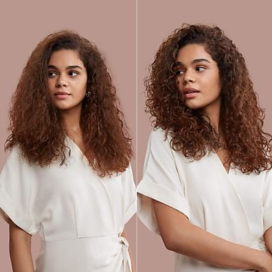 Kobieta z brązowymi kręconymi włosami, lewo przed, prawo po. Biała sukienka.