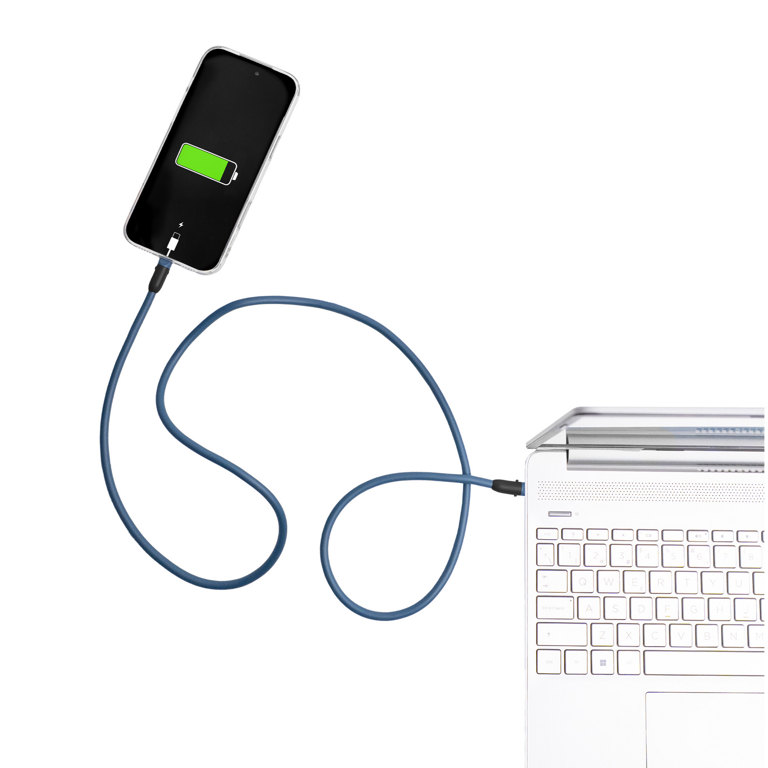 Un teléfono se conecta a un portátil mediante un cable azul.