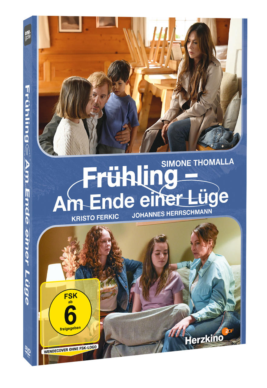 DVD-Cover: Eine Familie und zwei Frauen sitzen auf einem Sofa. Titel: Frühling – Am Ende einer Lüge.
