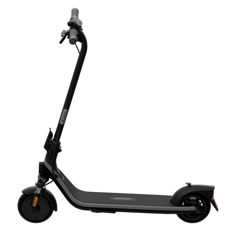 Gidon, platform ve tekerlekleri olan siyah elektrikli scooter, beyaz arka planda.