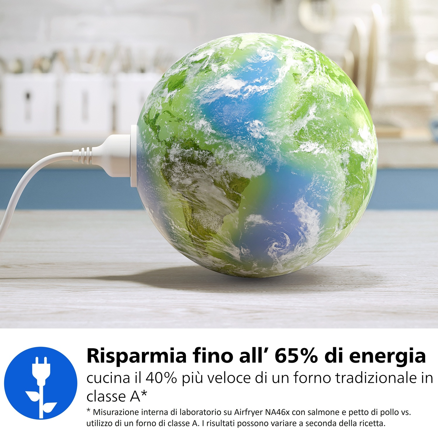 Un globo collegato a un cavo elettrico. Simbolo di risparmio energetico.