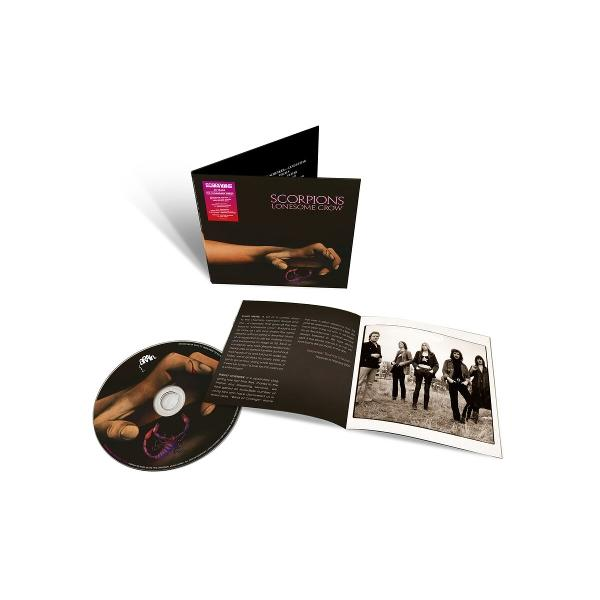 Scorpions Lonesome Crow CD-set met open boekje en bandfoto.
