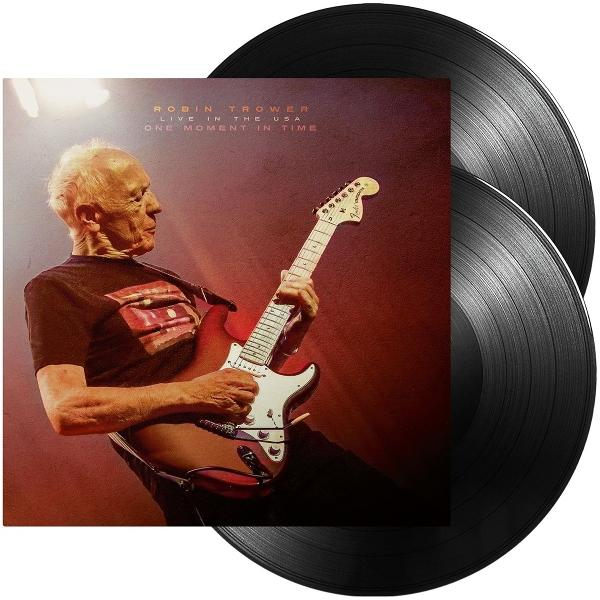 Robin Trower gitározik az albumborítón, két bakelitlemez mellette.