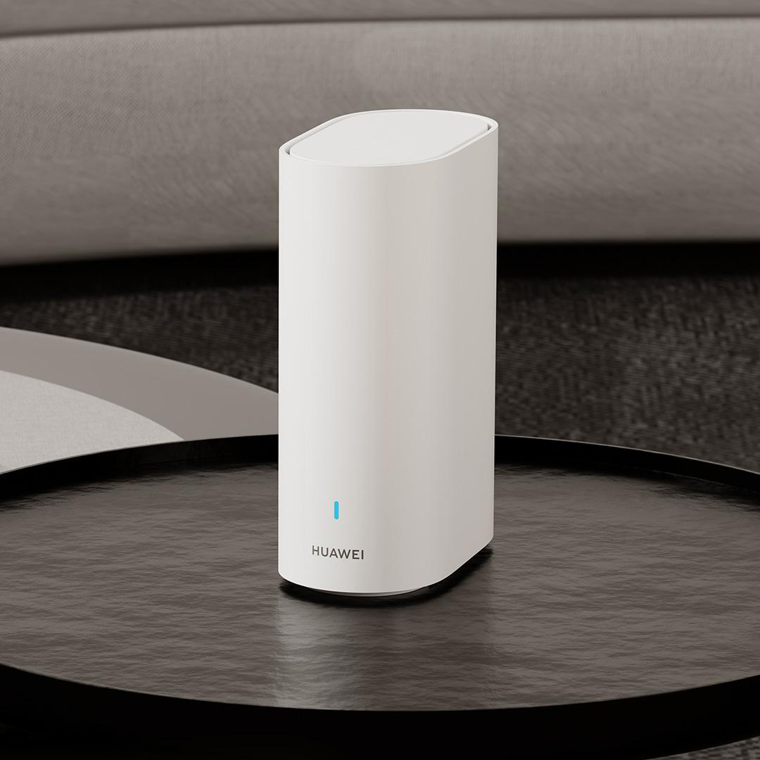 Ein weißer Huawei-Router mit blauem Licht auf einem schwarzen Tisch.