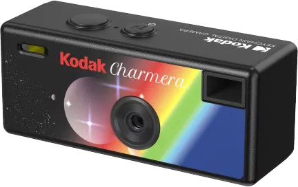 Egy fekete Kodak Charmamera kamera kulcstartó szivárványos és űr dizájnnal.
