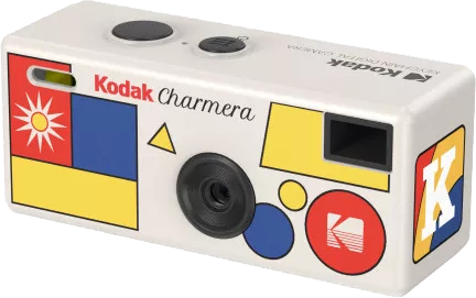 Kodak Charmamera kamera színes geometrikus mintákkal és logókkal.