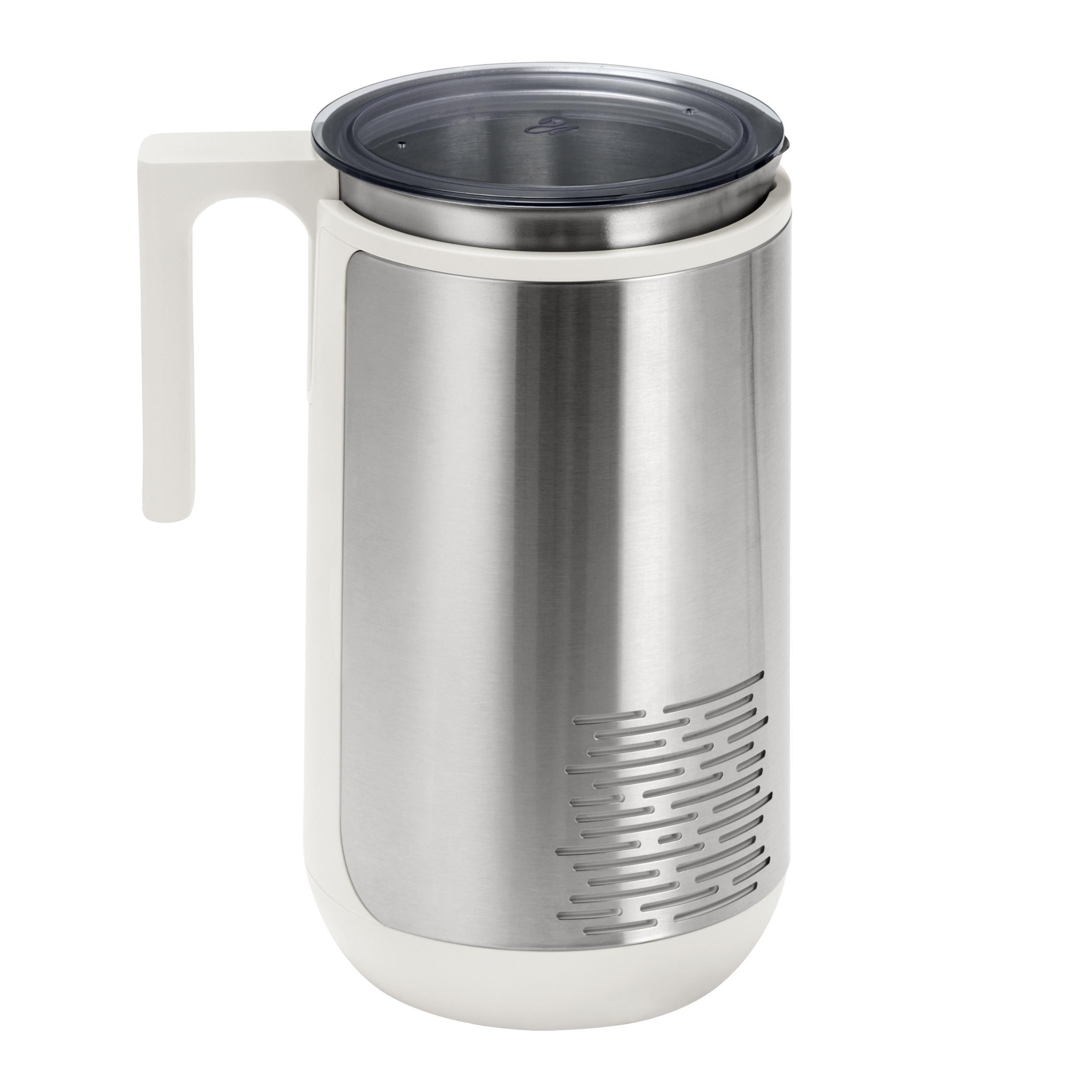 Ein weißer Griff-Becher mit Metallgehäuse und transparentem Deckel.