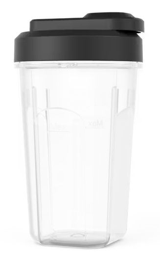 Przezroczysty kubek z czarną pokrywką na białym tle.