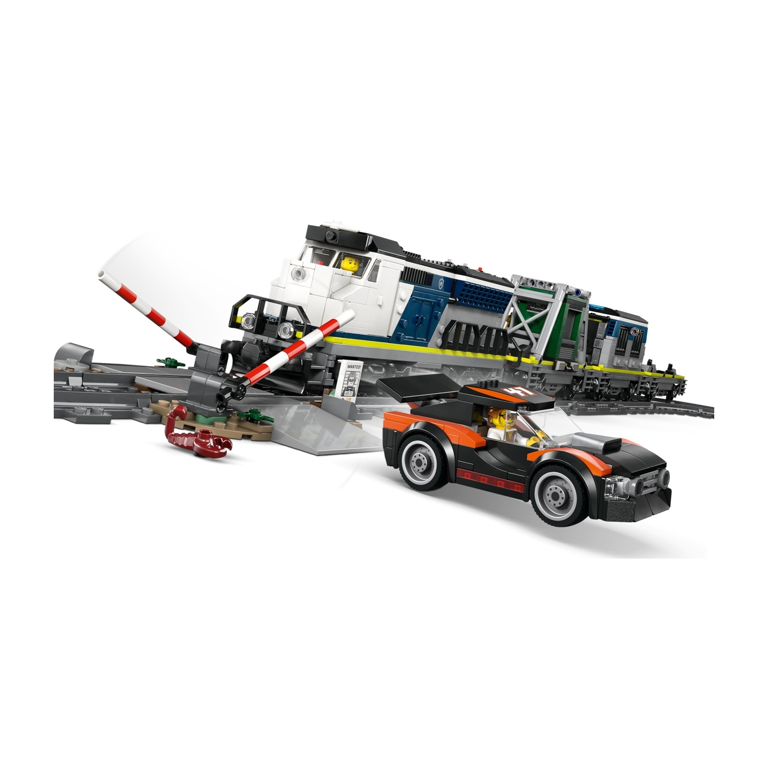 Un treno Lego e un'auto da corsa sui binari con uno scorpione rosso.