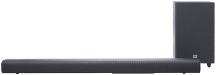 Szürke JBL soundbar és mélynyomó fekete háttéren.