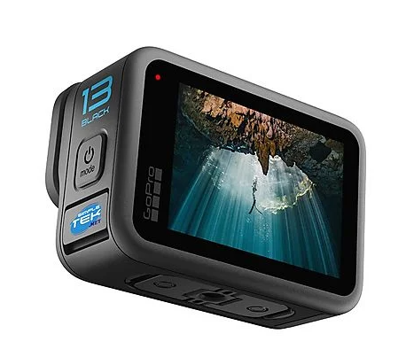 Kamera GoPro 13 Black z wyświetlonym zdjęciem podwodnym.