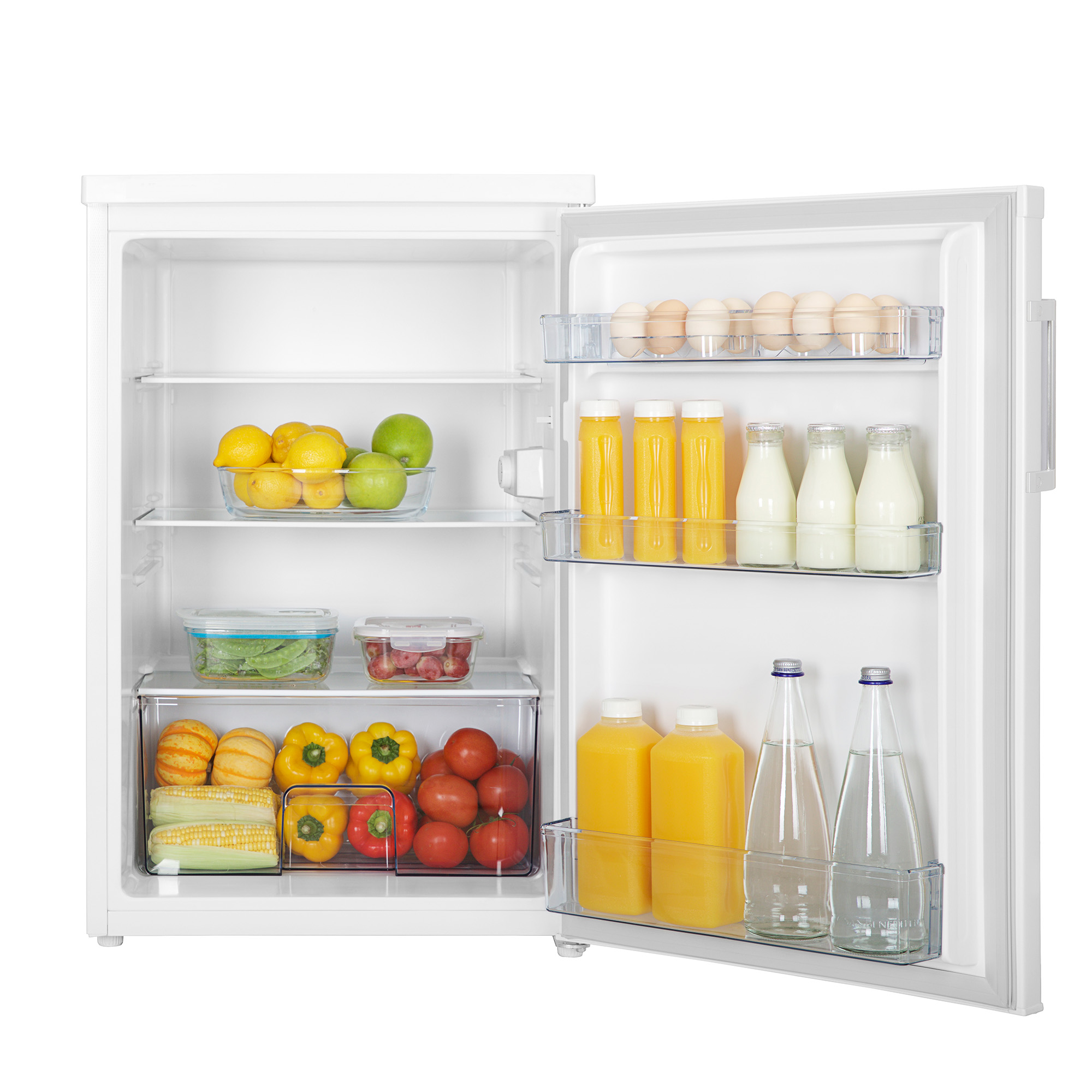 Un refrigerador abierto con comida: huevos, jugo, leche, agua, frutas y verduras.