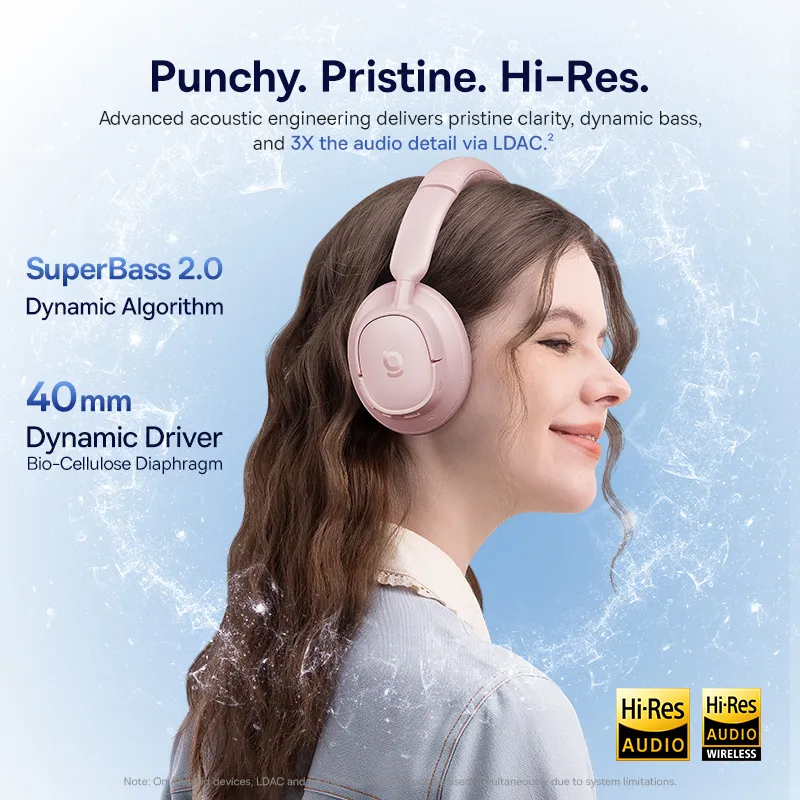 Femme portant un casque rose, texte souligne Hi-Res Audio et SuperBass.