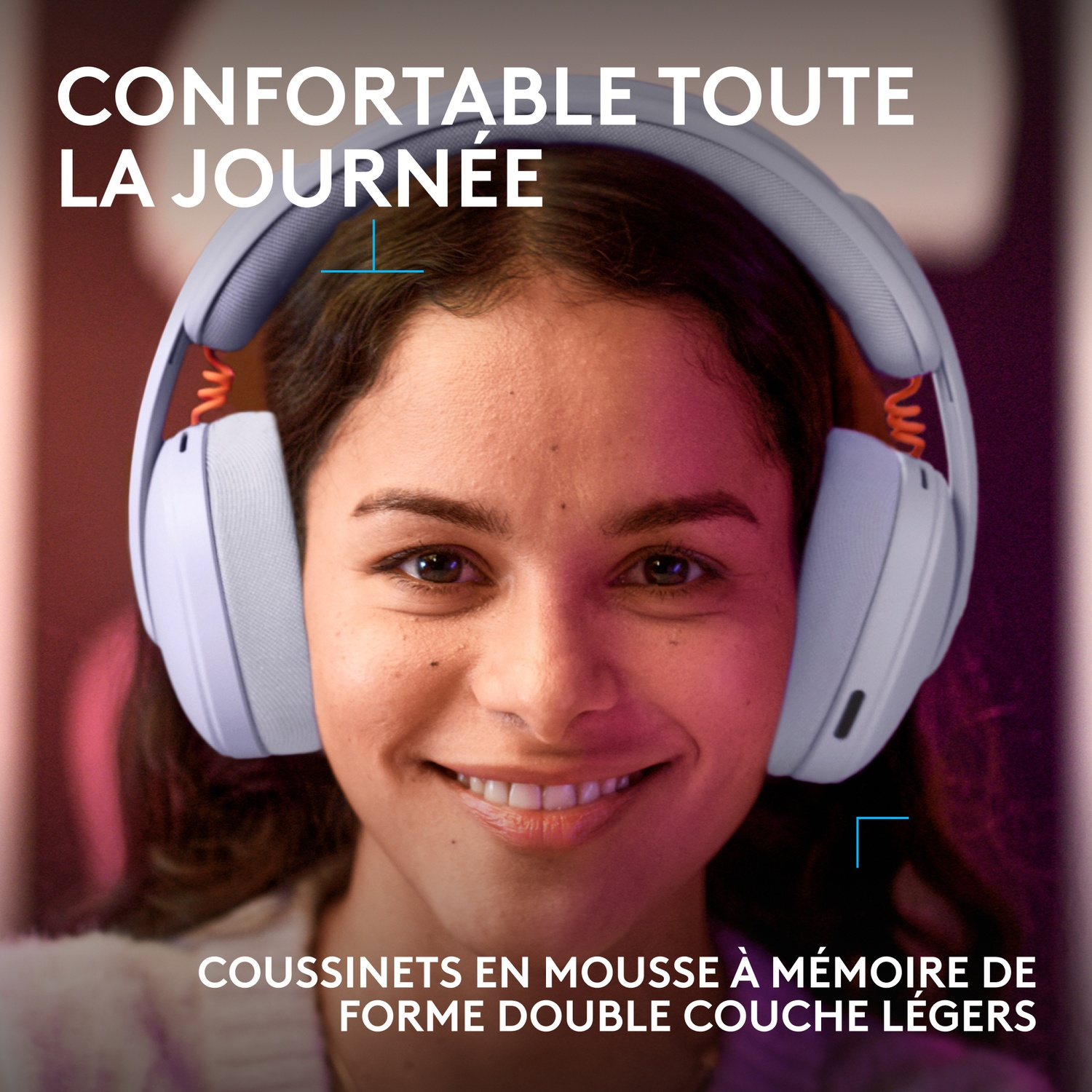 Young woman wearing light blue headphones, smiling. Text about comfort and cushions.