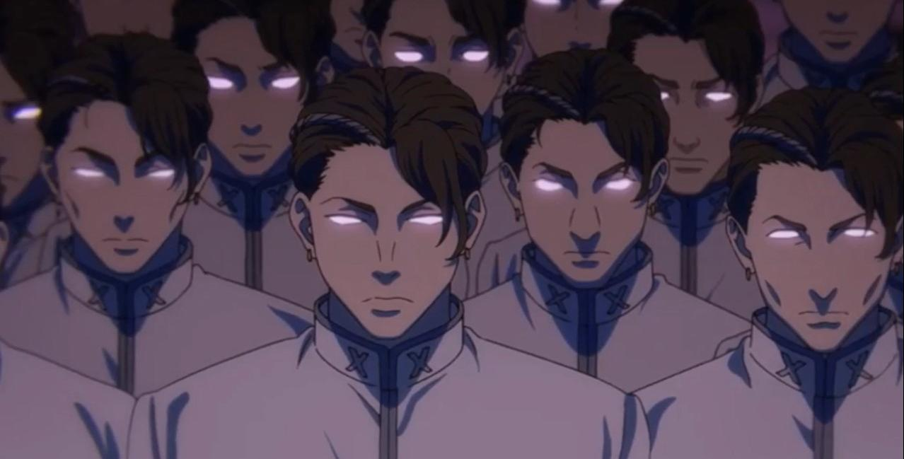 Gruppe von Männern in weißen Uniformen mit leuchtend weißen Augen.