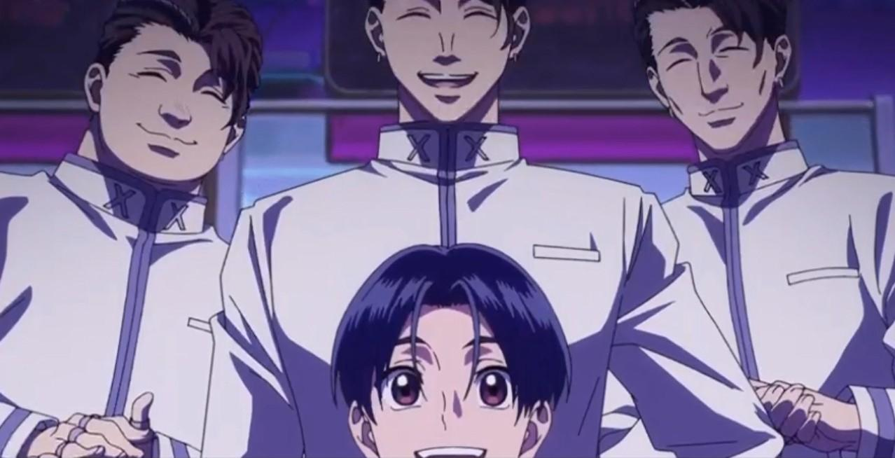 Vier Anime-Männer in weißen Uniformen lächeln, einer im Vordergrund.