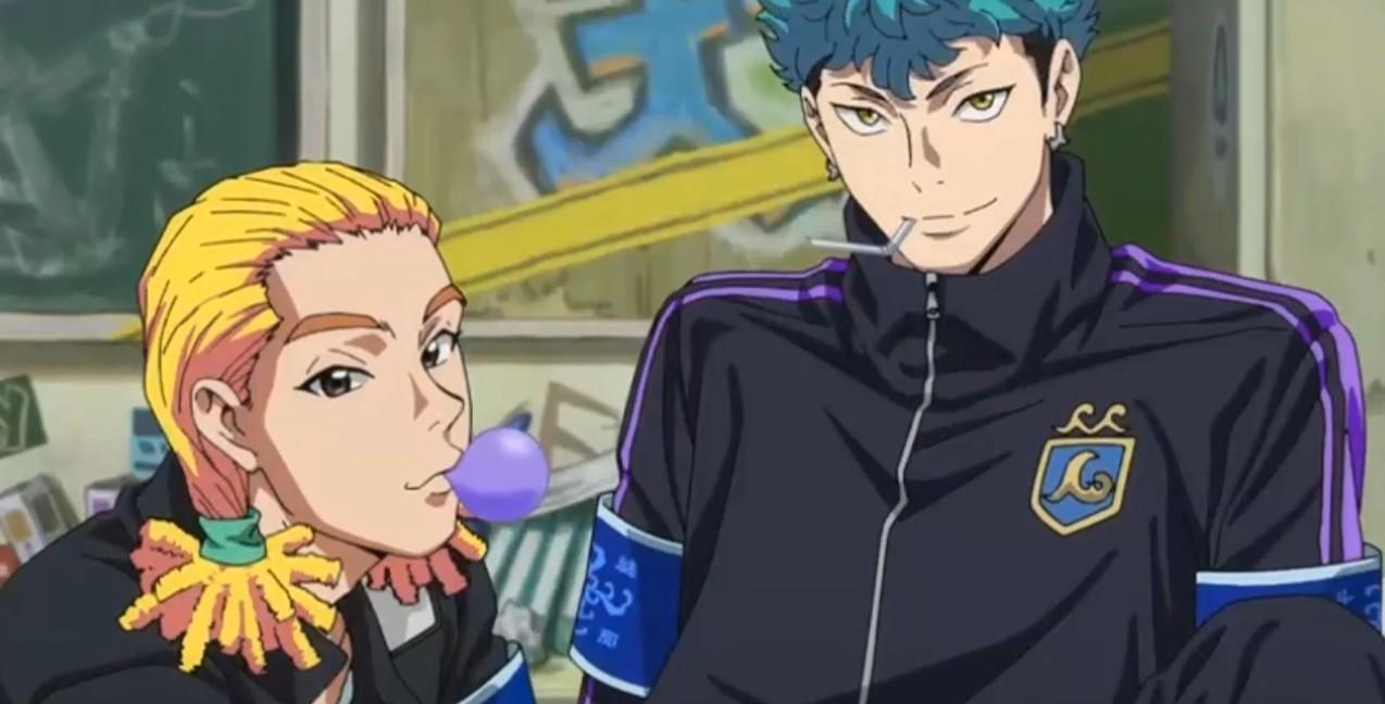 Zwei Anime-Charaktere, einer mit gelben Haaren und lila Kaugummi, der andere mit blauen Haaren.