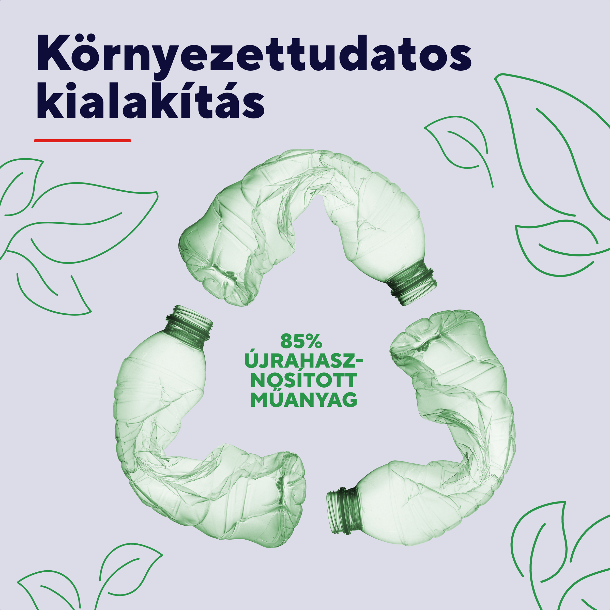Zöld műanyag palackok alkotnak újrahasznosítási szimbólumot világos háttéren, levelekkel.